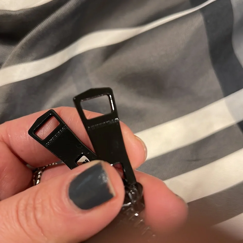 Stunning crop Burberry quilted and leather accents jacket - Picture 7 of 10